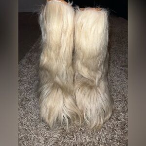 Vintage Lara goat fur boots